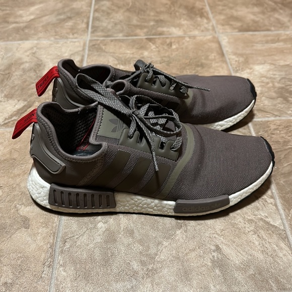 Adidas NMD R1 - Picture 2 of 9